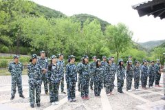 亚宝太原制药二季度大学生拓展活动